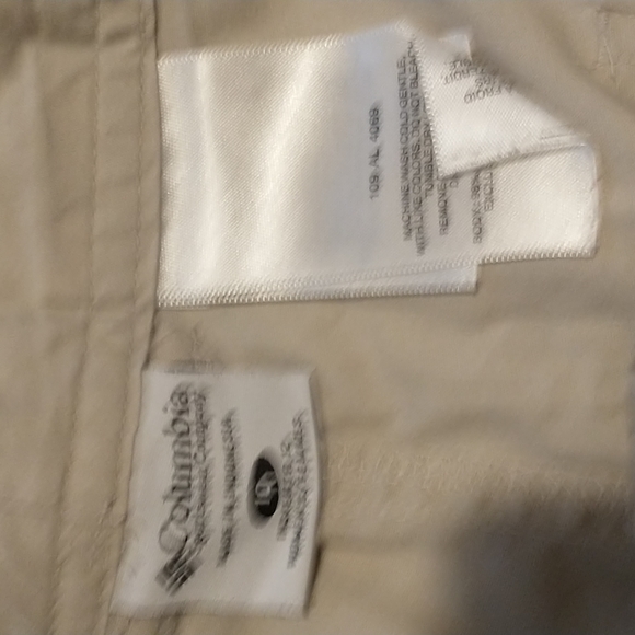 Columbia women's size 10 khaki 11.5" inseam khaki shorts - Picture 2 of 7